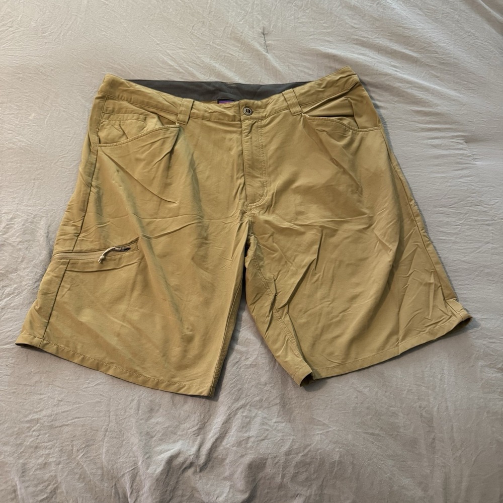 Patagonia Quandry Shorts Mens 38 Beige Nylon Cargo Hiking Outdoor Quick Dry